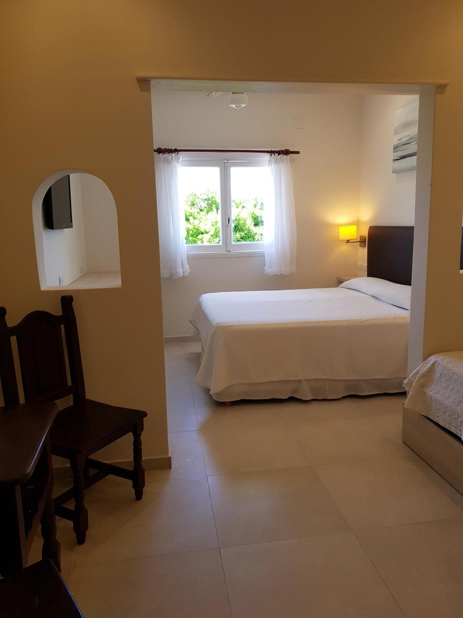 Hotel Tejas Rojas Вилья-Хесель Экстерьер фото