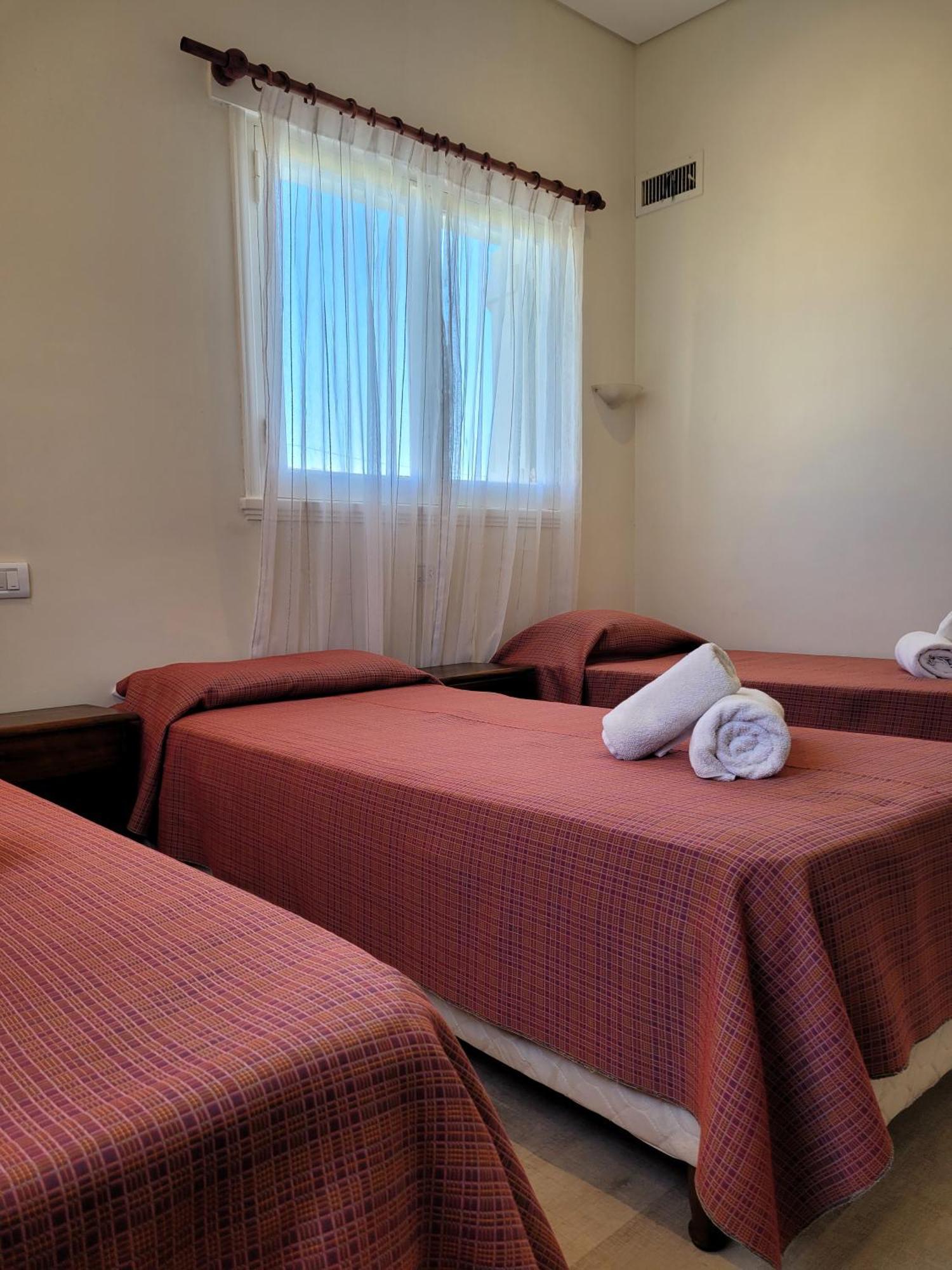 Hotel Tejas Rojas Вилья-Хесель Экстерьер фото